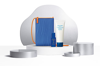 Protégez et sublimez votre peau avec nos soins solaires innovants et profitez d'une routine découverte offerte dès 90€ d'achat.